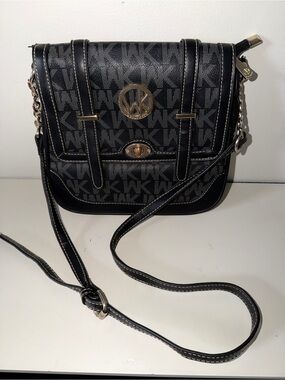 Wendy Keen Crossbody Black Bag.
